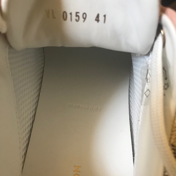 Louis Vuitton run away sneakers - Picture 14 of 14